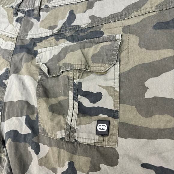 Ecko Unltd Army Green Camo Utility Cargo Shorts Men's Size 48 - Picture 5 of 7